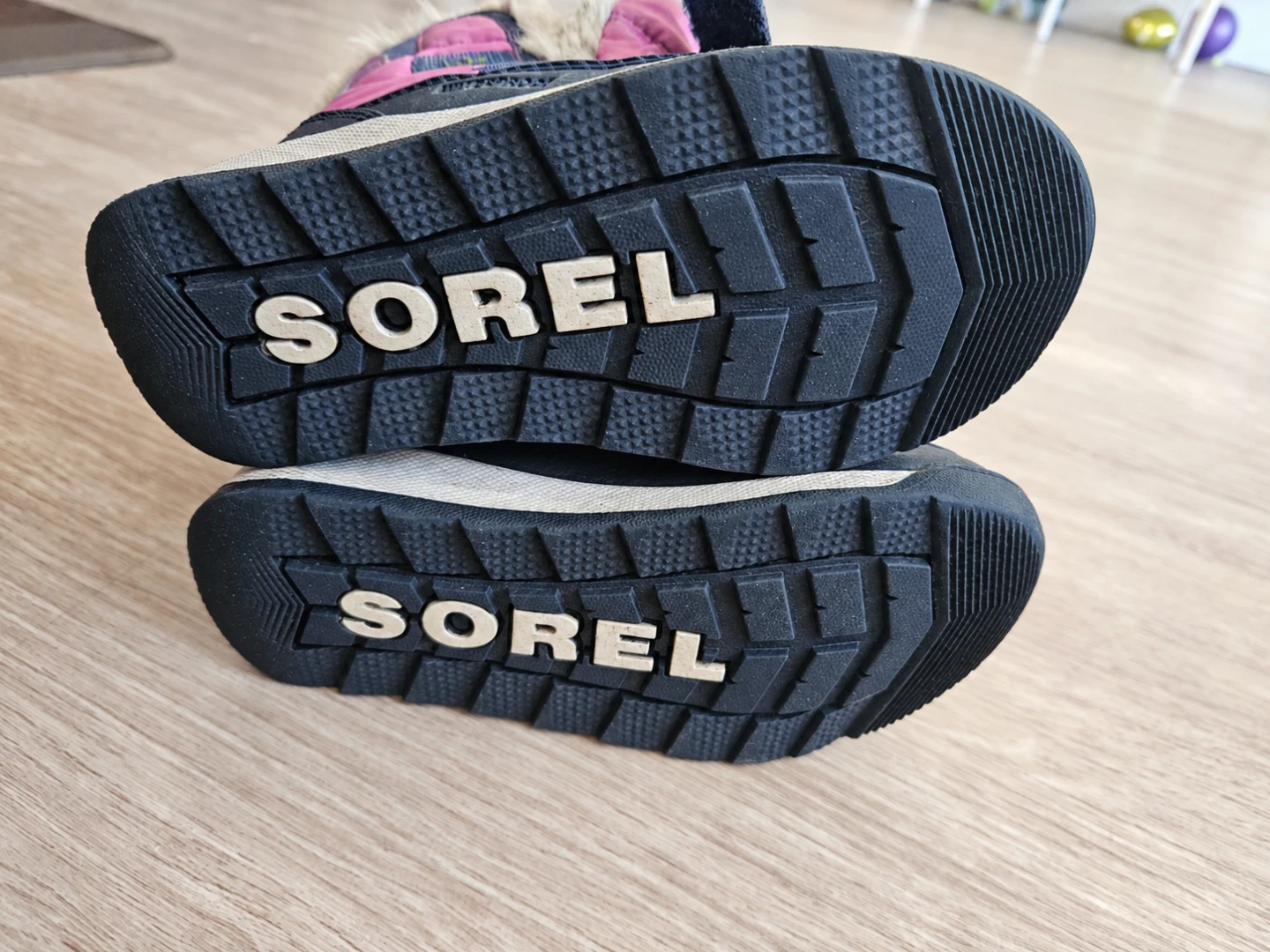Sorel Winter Boots Pink and Navy - photo 3