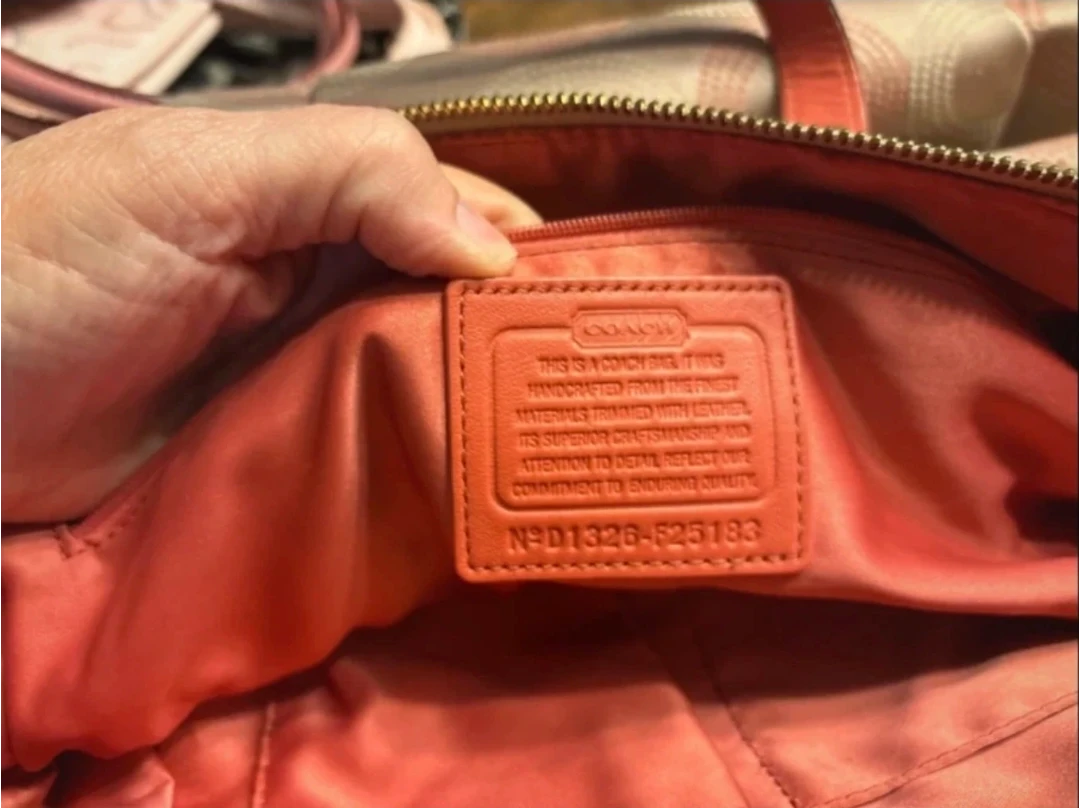 🥕Coach Handbag Coral and Beige - photo 3