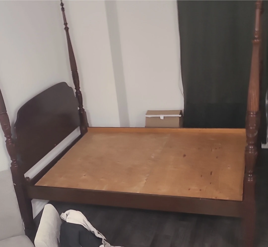 Vintage Wooden Four-Poster Queen Size Bed Frame - photo 2