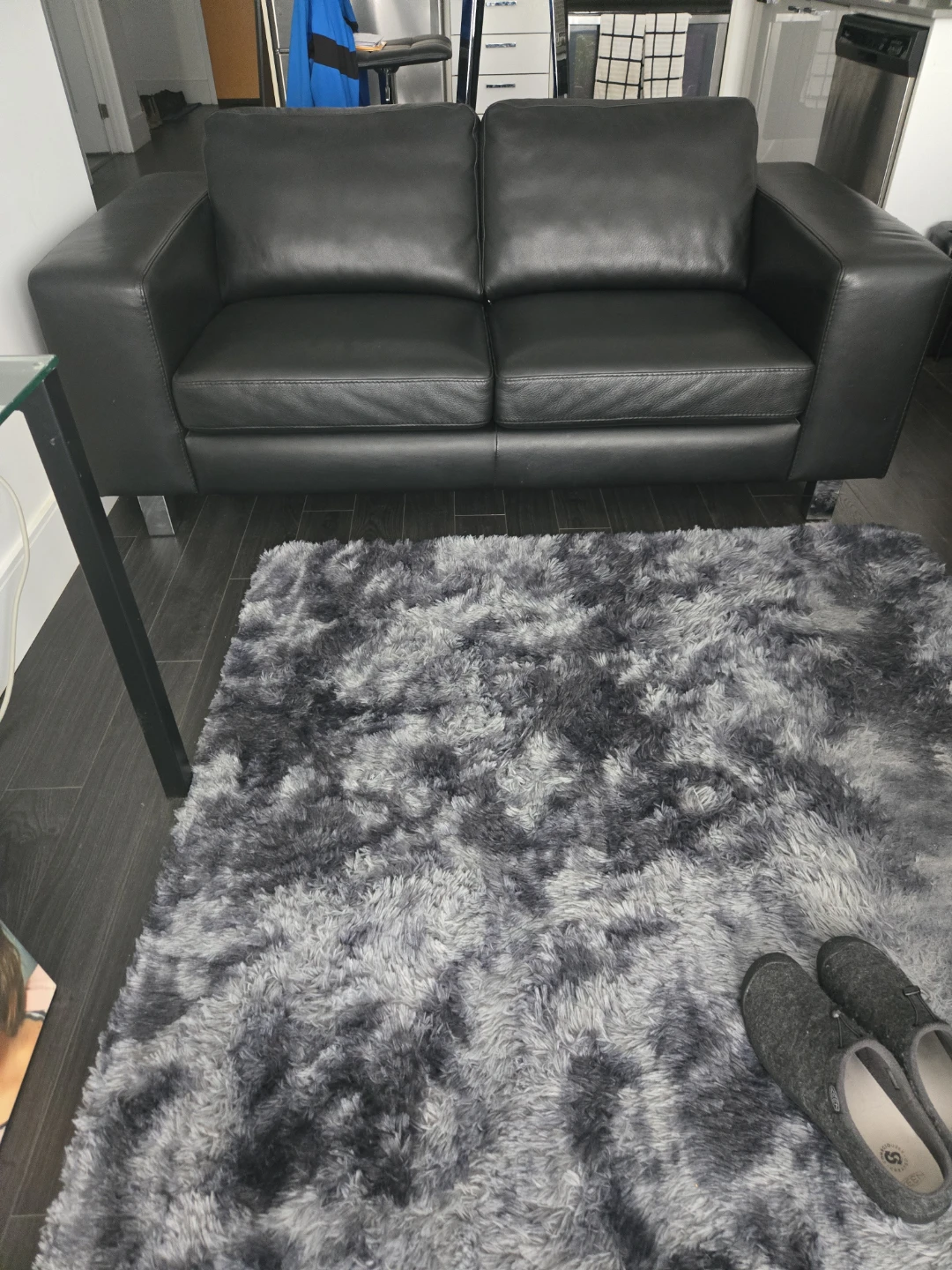 Black Italian Leather Two-Seater Sofa from Mobilia Canada