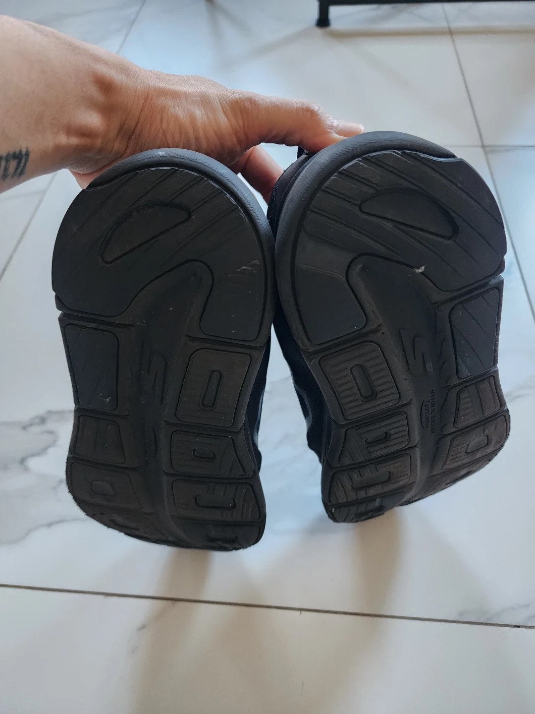 No box< good >Skechers GoRun Running Shoes - photo 2