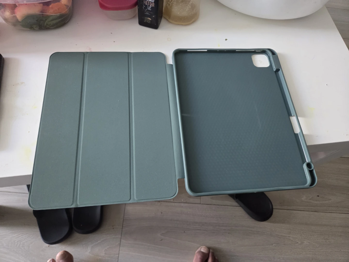 Green protective tablet case