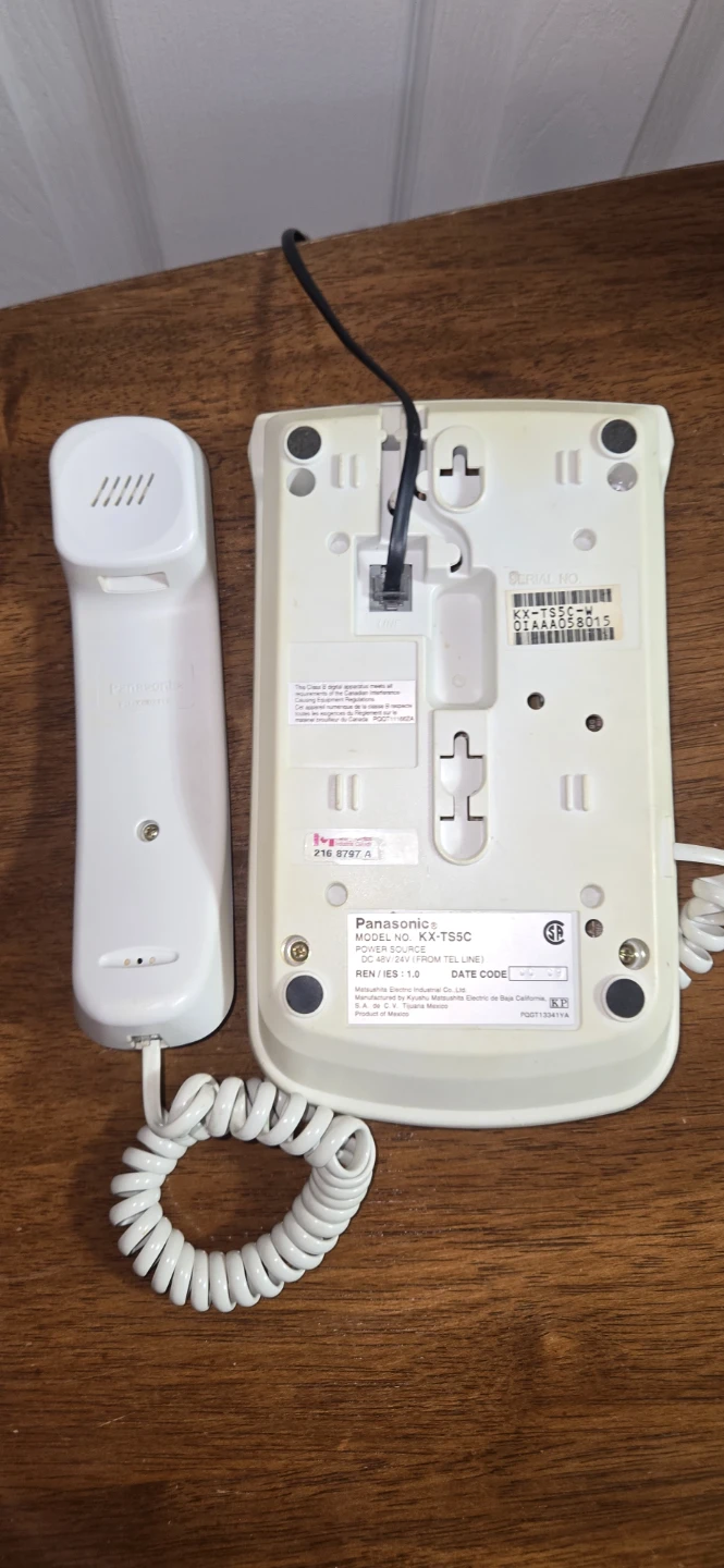 Panasonic KX-TS5C Landline Phone - photo 3