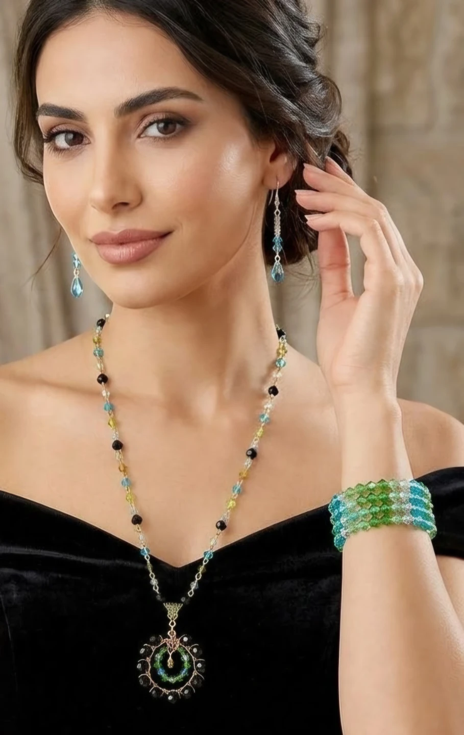 New Crystal Necklace, Earring, and Bracelet Set