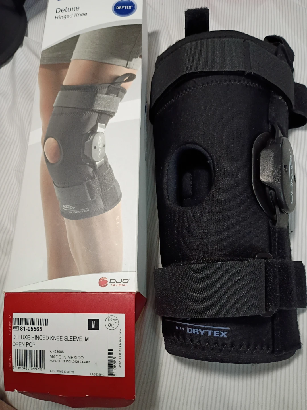 DonJoy Deluxe Hinged Knee Sleeve