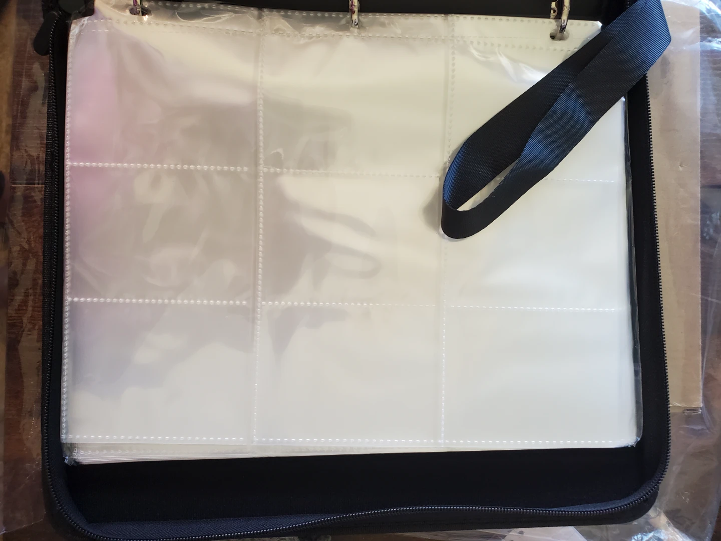 Baseball Card Binder with 9-Pocket Sleeves (360 cards)...New - photo 3