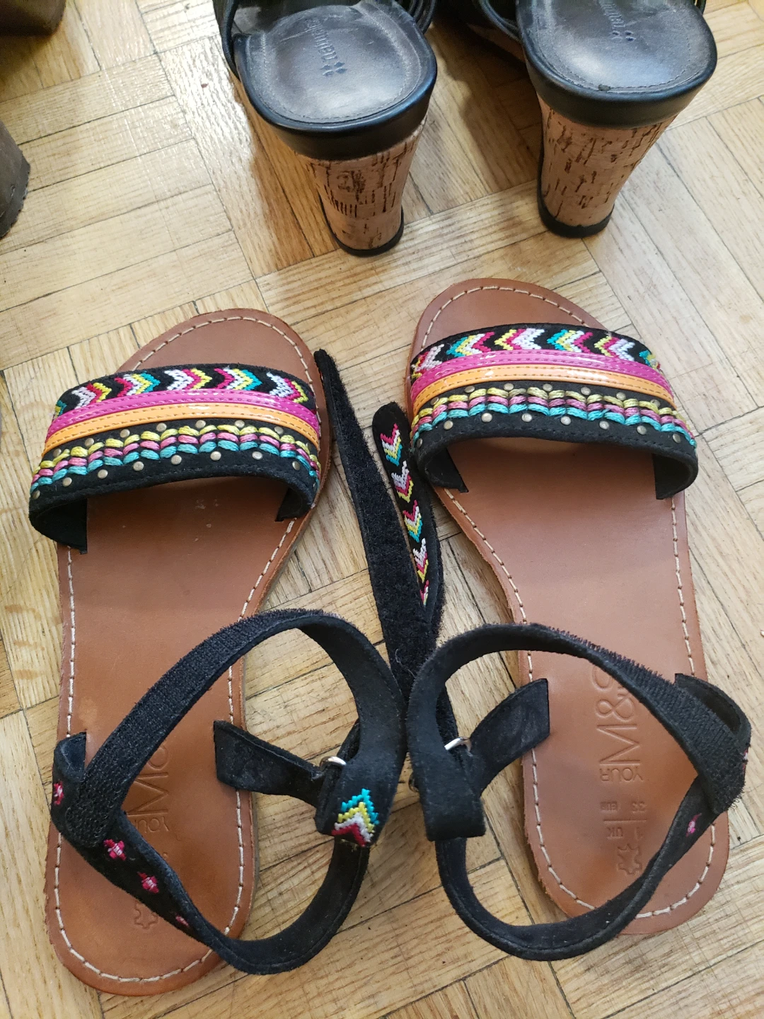 FREE  SIZE 5 .M&S colourful ankle strap sandals - photo 3