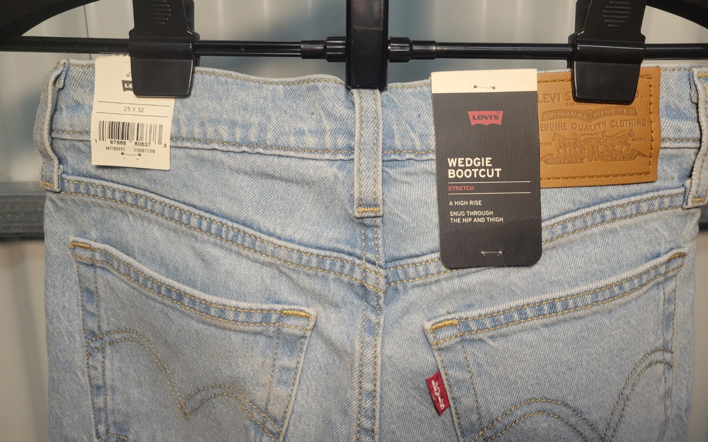Brand new. Levis Premium Wedgie Bootcut Jeans, size 25 (0689) - photo 3