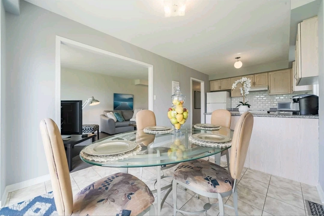 3 Upper Level Private rooms available near to Durham College - photo 5