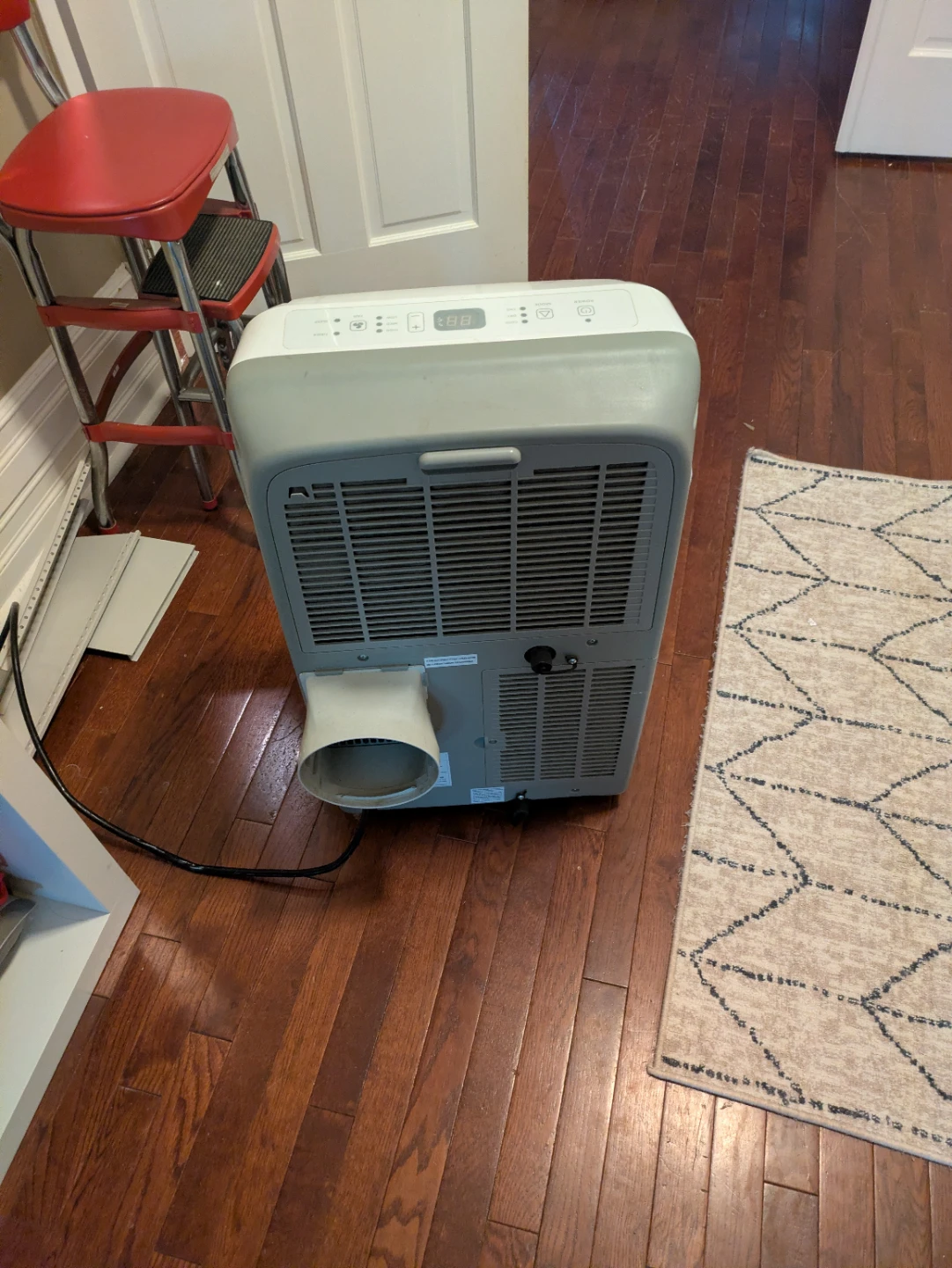Hisense Portable Air Conditioner - photo 2
