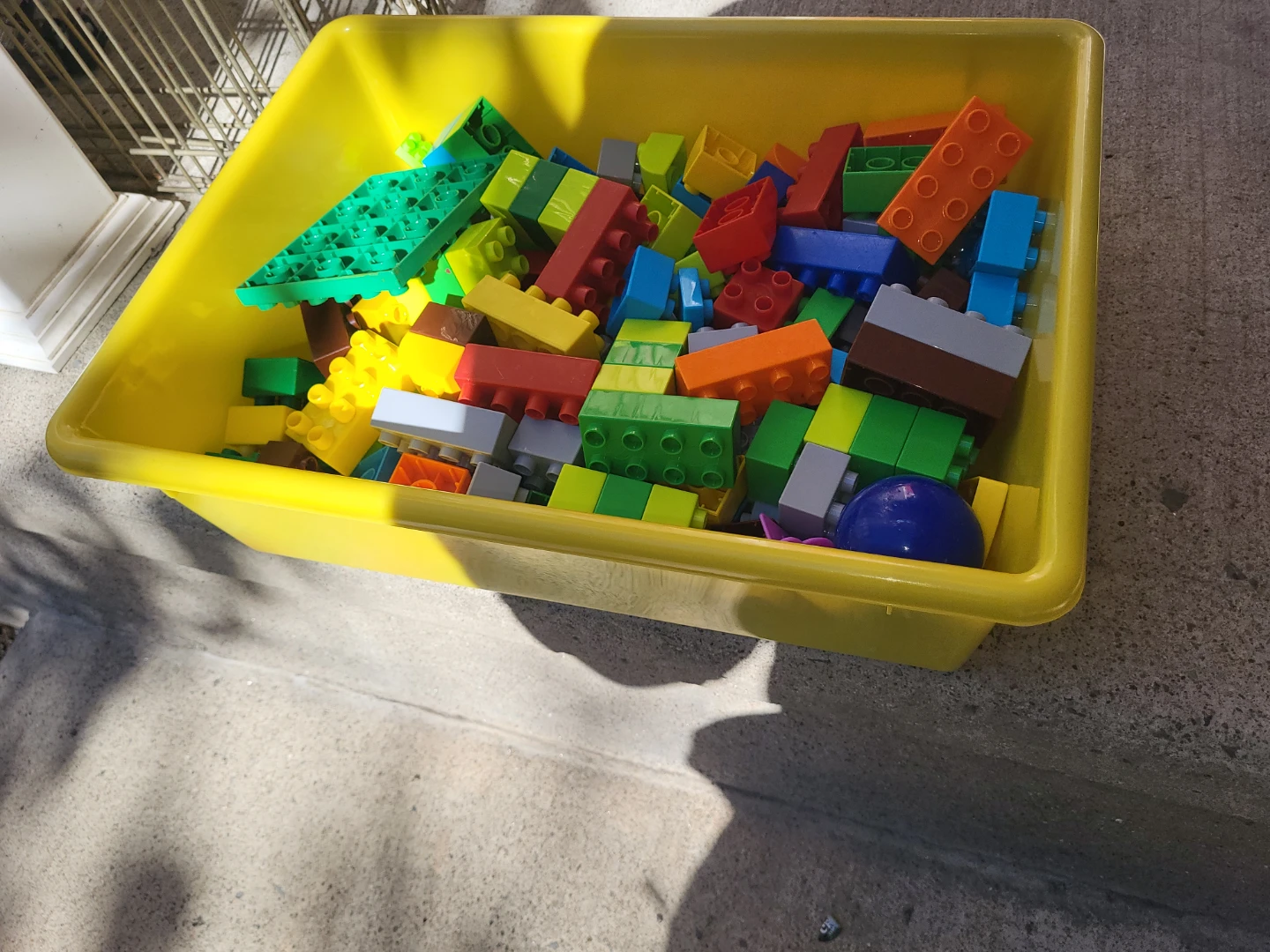 Mega Bloks building blocks set with yellow storage bin