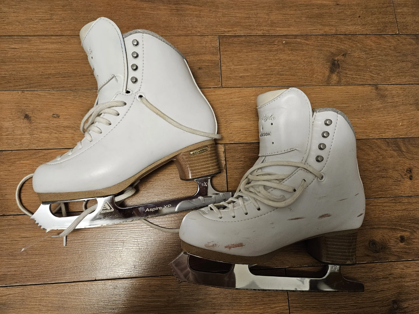 Jackson Ultima Freestyle figure skate size 4.5 W