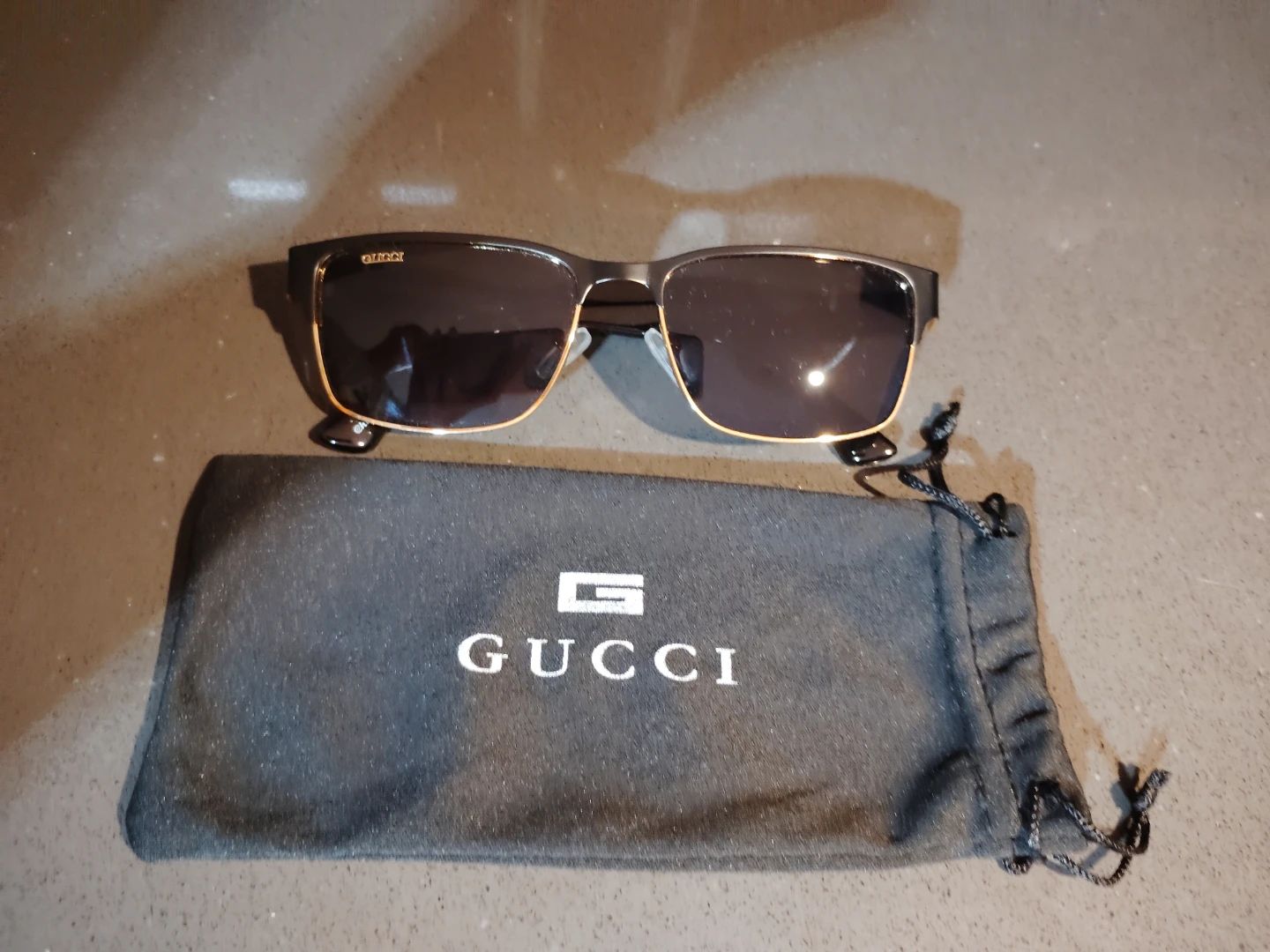 Gucci Sunglasses with Pouch - photo 2