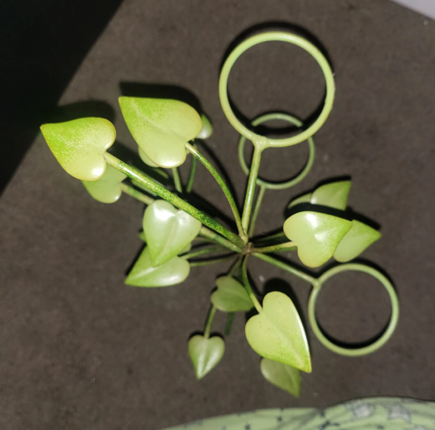 Metal Decorative Leaf Display Stand - photo 2