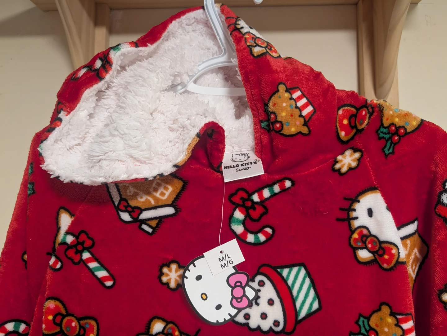 NEW Hello Kitty Holiday Hooded Blanket Hoodie Kids Size M/L