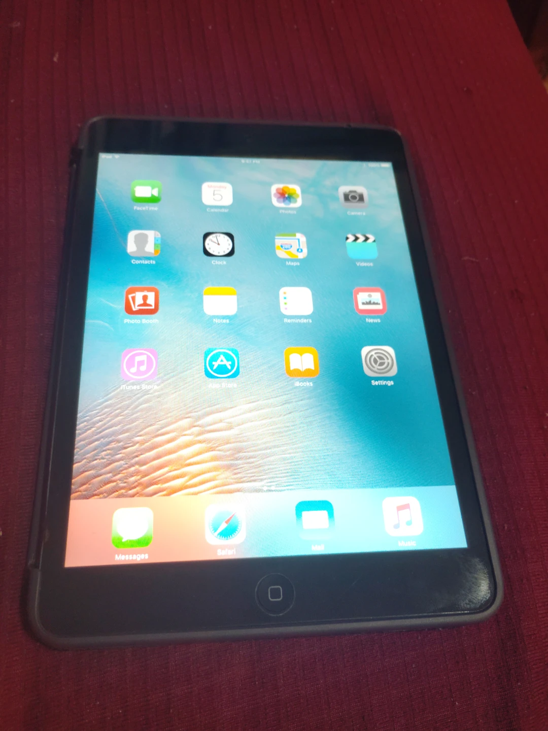 Apple iPad with Folding Case (first generation)