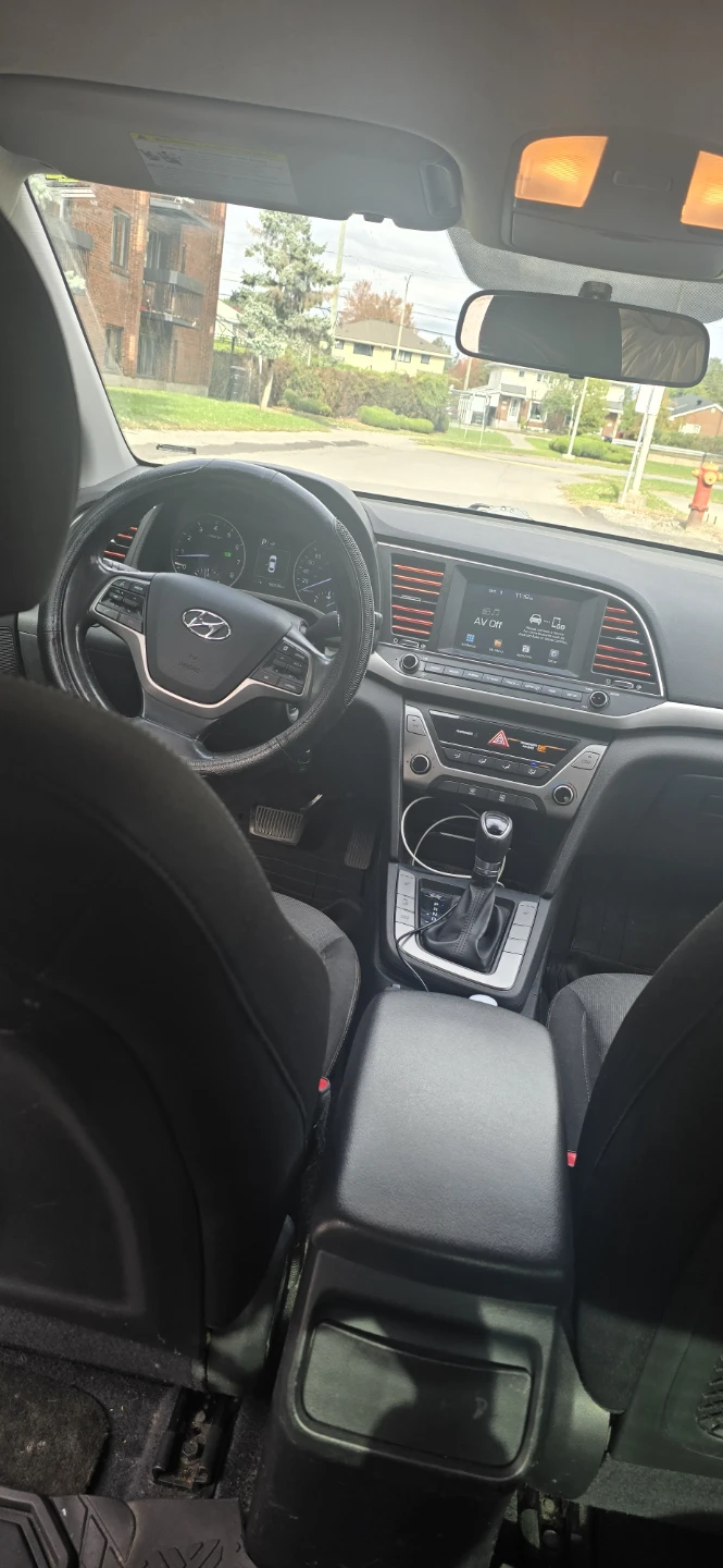 2018 Hyundai Elantra - photo 4