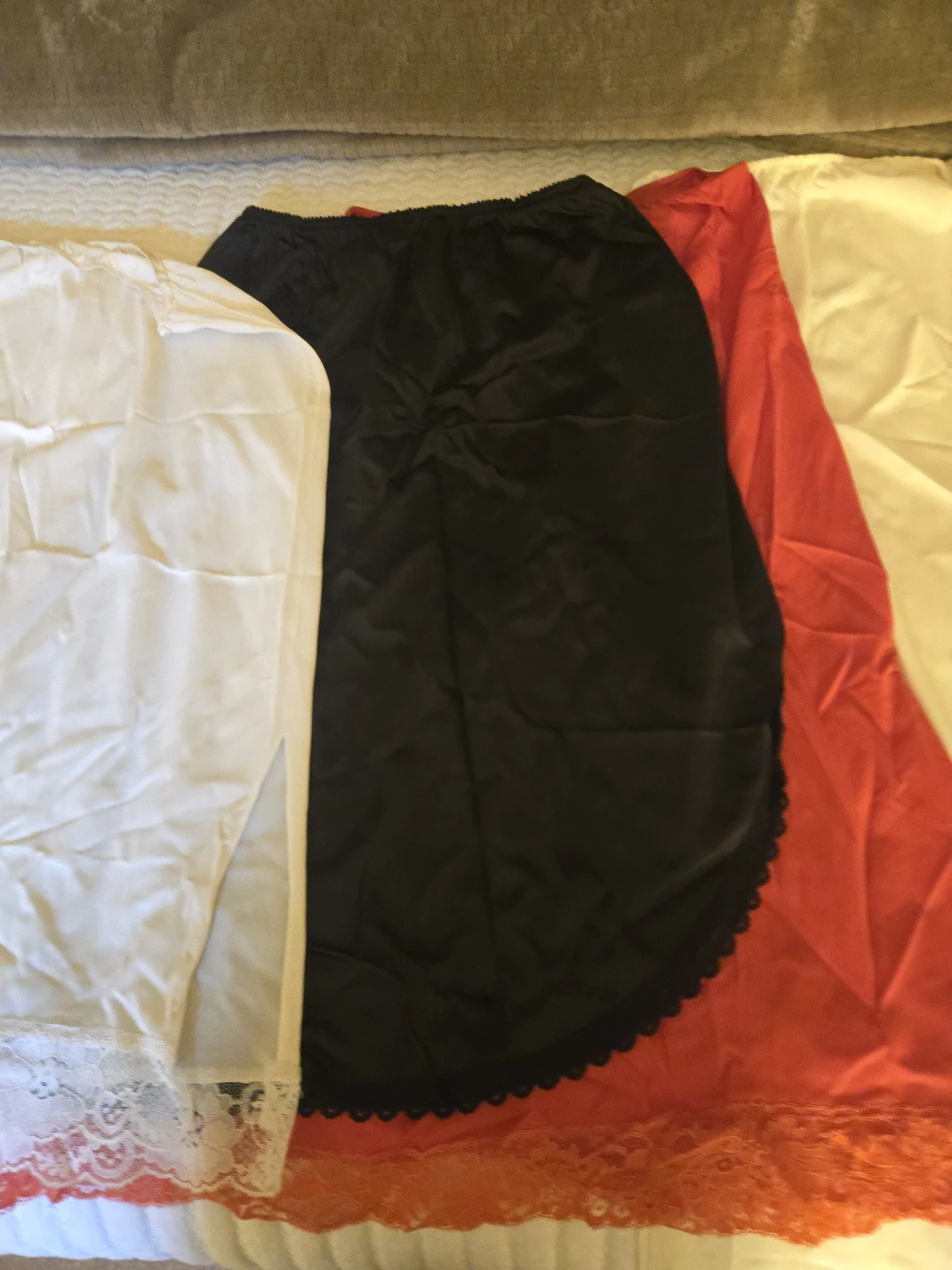 Set of 4  Women's Full Slips
