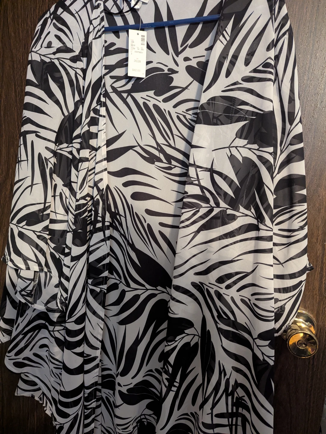 Avenue Black and White Leaf Print Kimono