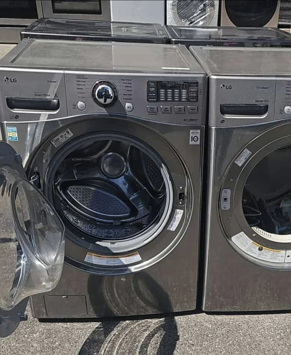 LG Front Load Washing Machine - photo 2