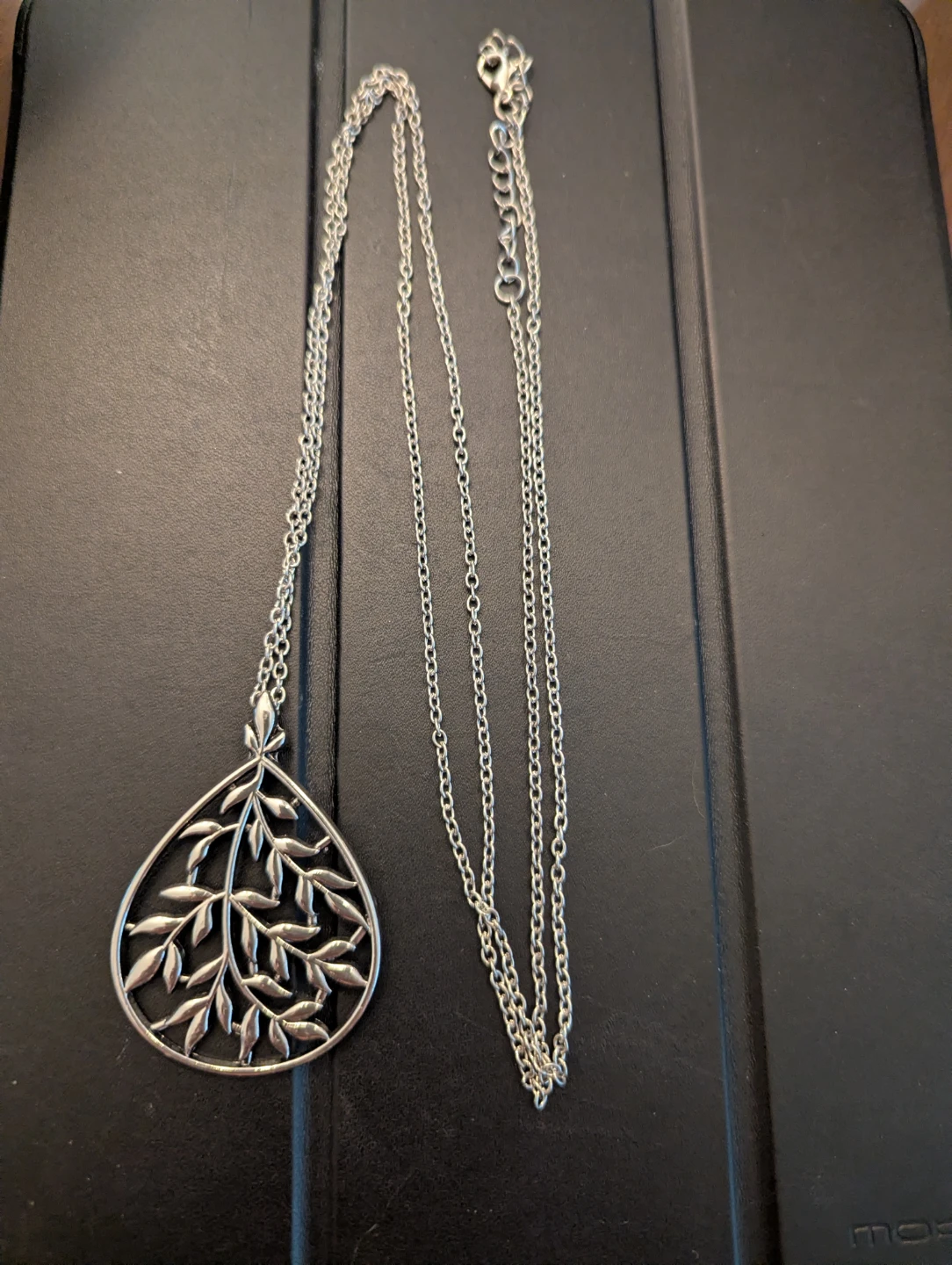Silver-Tone Leaf Pendant Necklace 30"