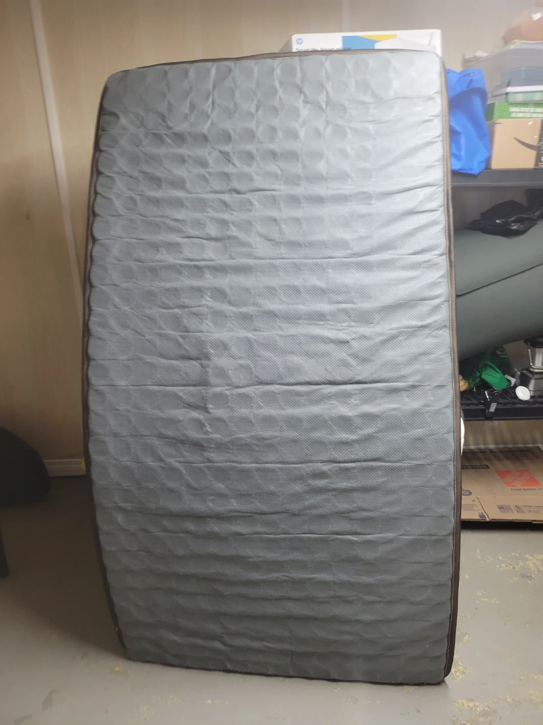 Single Mattress plus mattress protector - photo 2