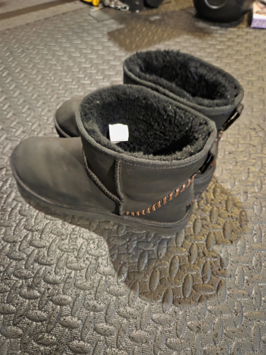 UGG Mini Deco. Men's Size 13. - photo 2