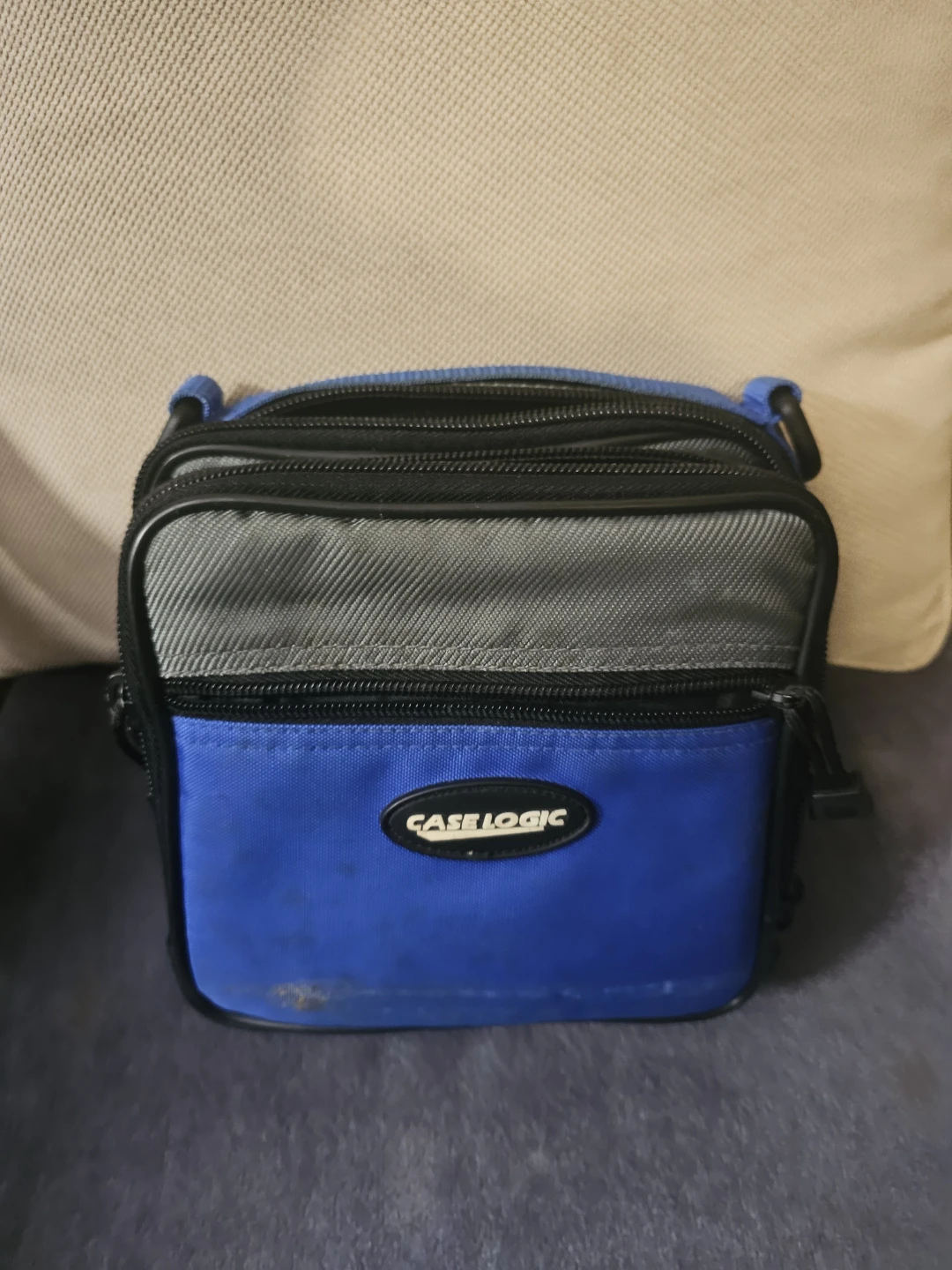 Case Logic shoulder bag