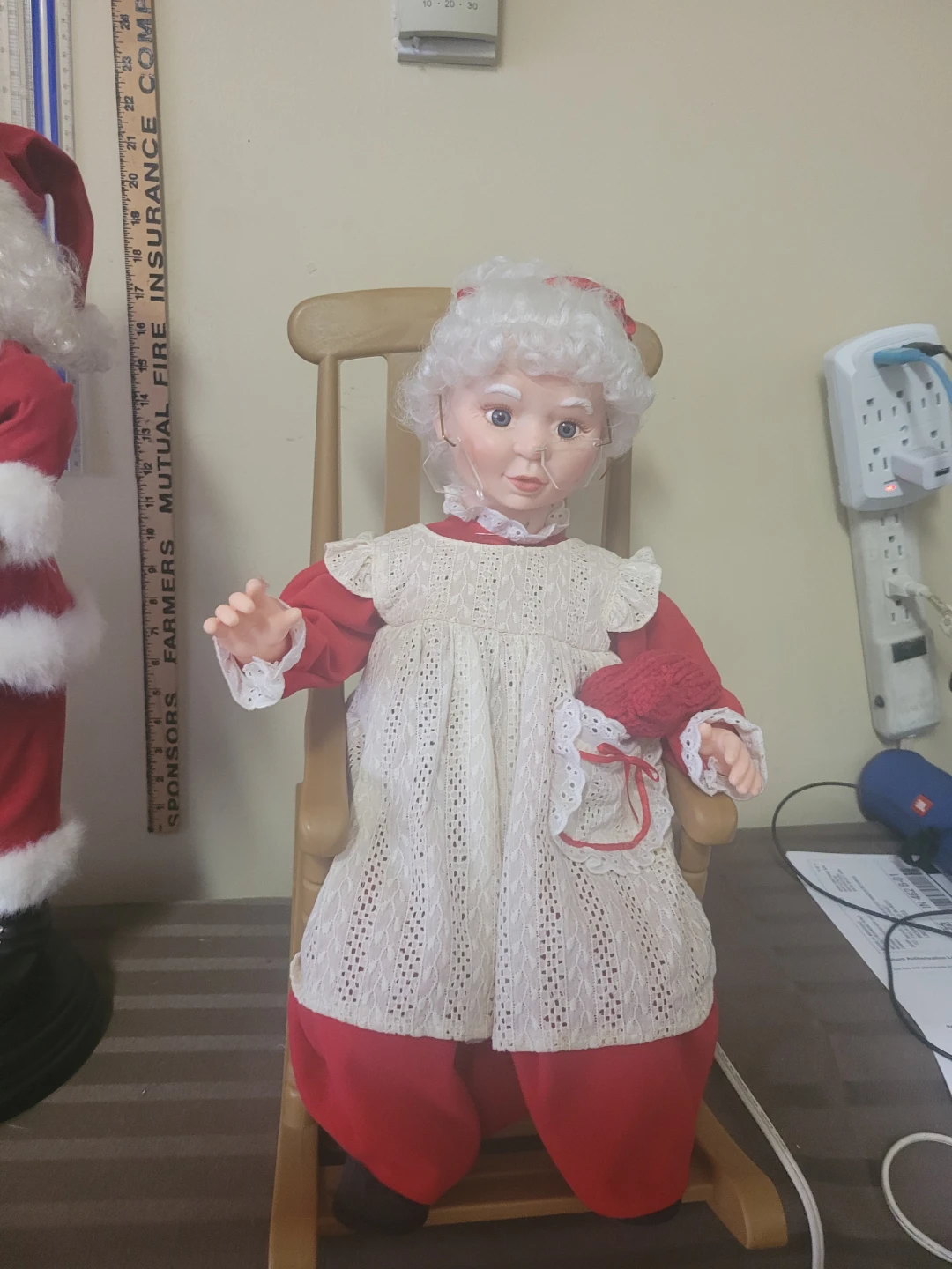 Vintage Santa and Mrs. Claus Christmas Figurines - photo 3