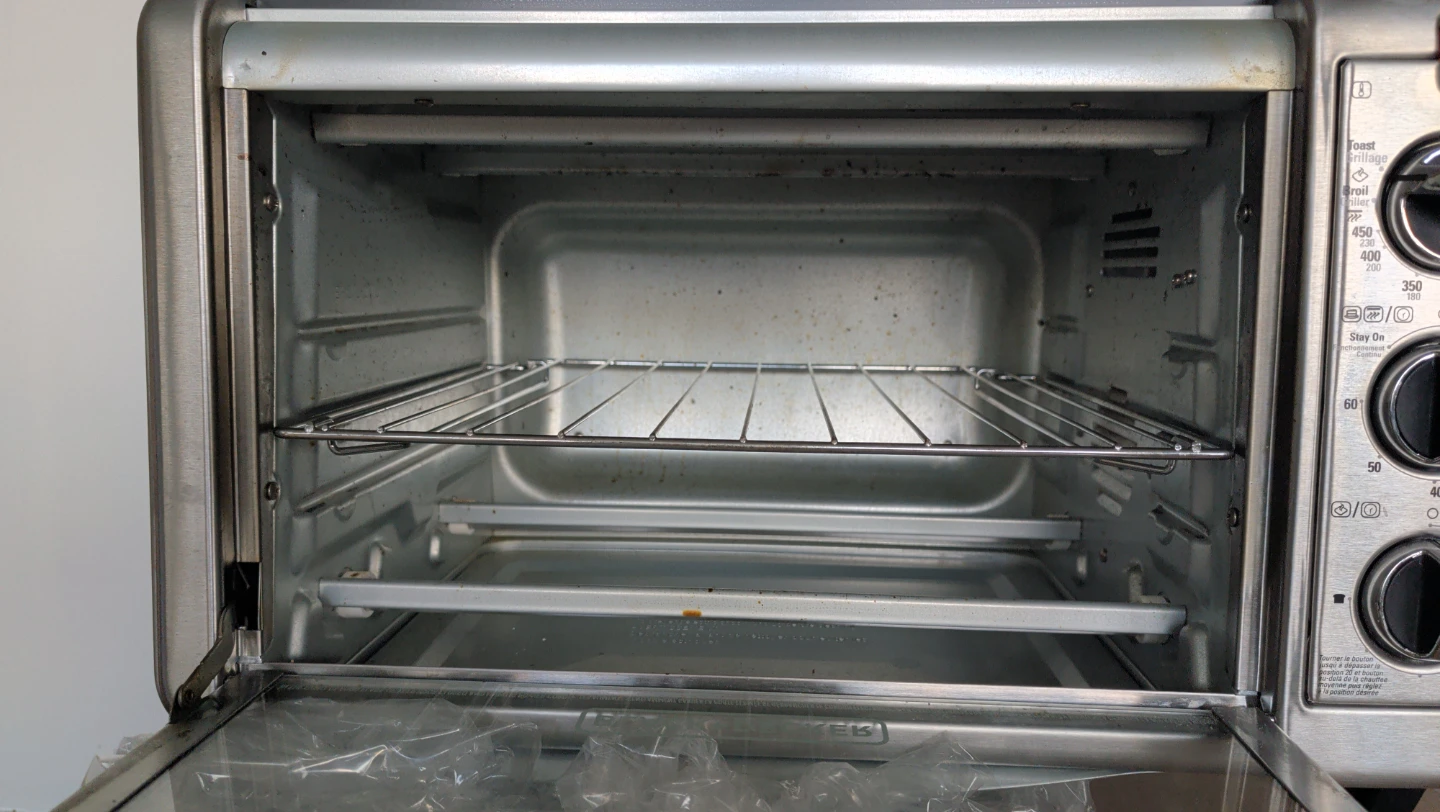 [ONLY TOASTER WORKING] Black+Decker Stainless Steel Toaster Oven - photo 2