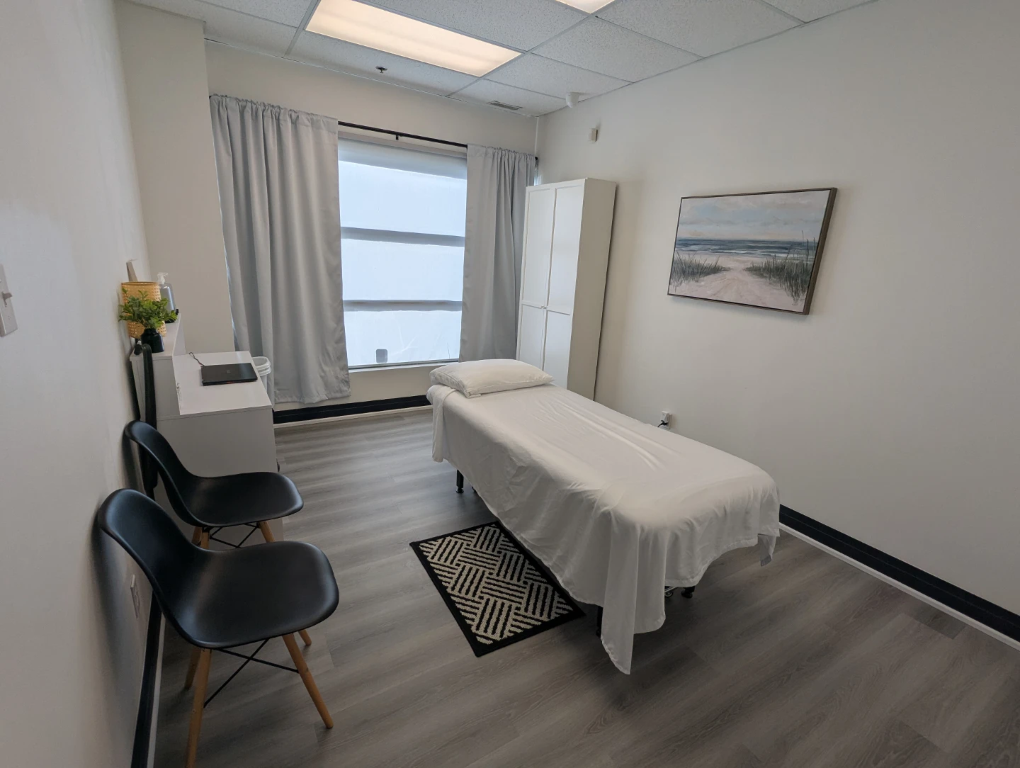 Clinic Room for Rent - photo 4