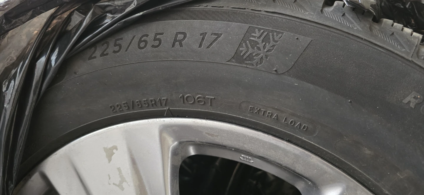 Toyota Wheels with Michelin Winter Tires 225/65R17 - photo 3