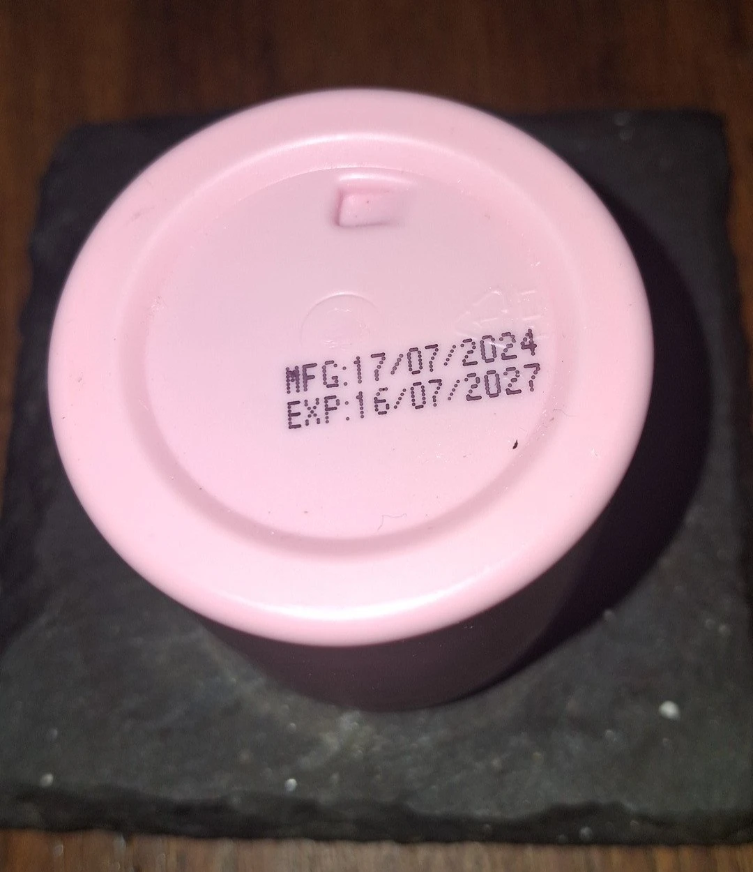 Voguenow Detoxifying Rose Clay Mask - photo 3