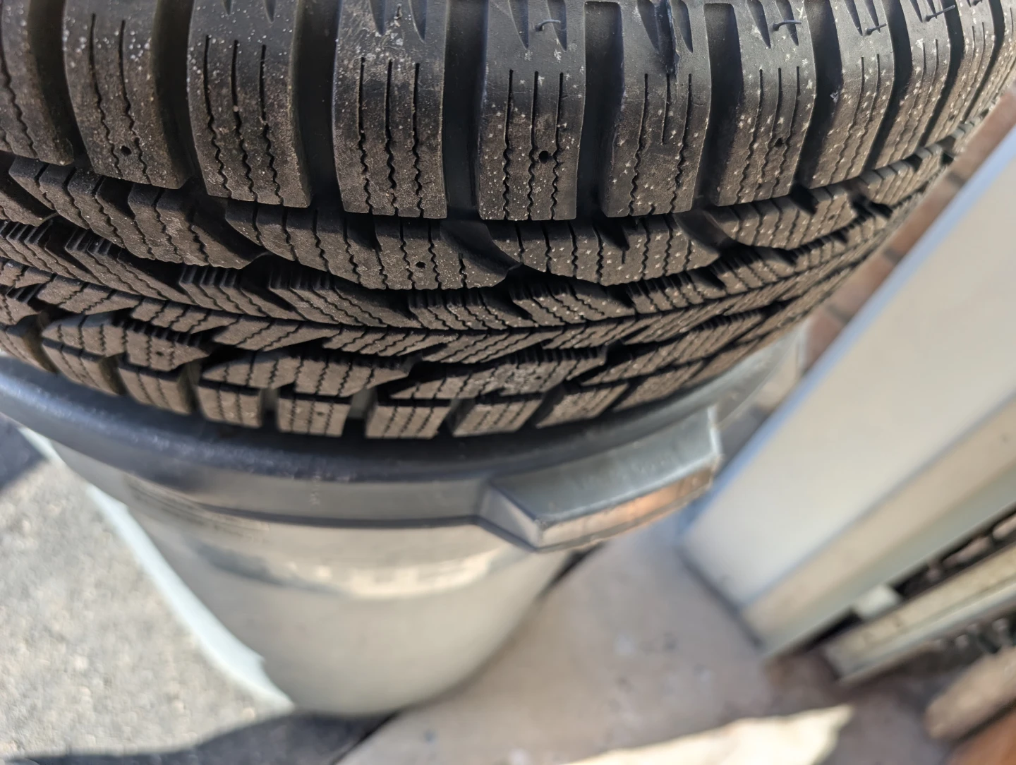 Firestone Winterforce 2 Tire with Rim 185/65R14 - photo 4