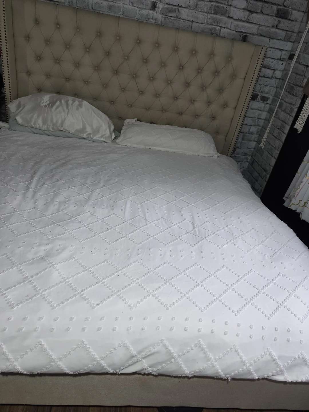 Tufted Upholstered King Size Bed - photo 3