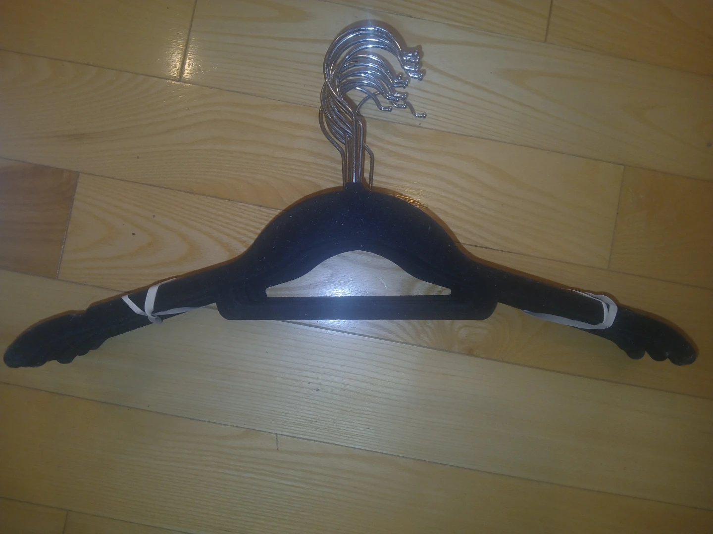 Set of 10 Black Velvet Clothes Hangers - photo 2