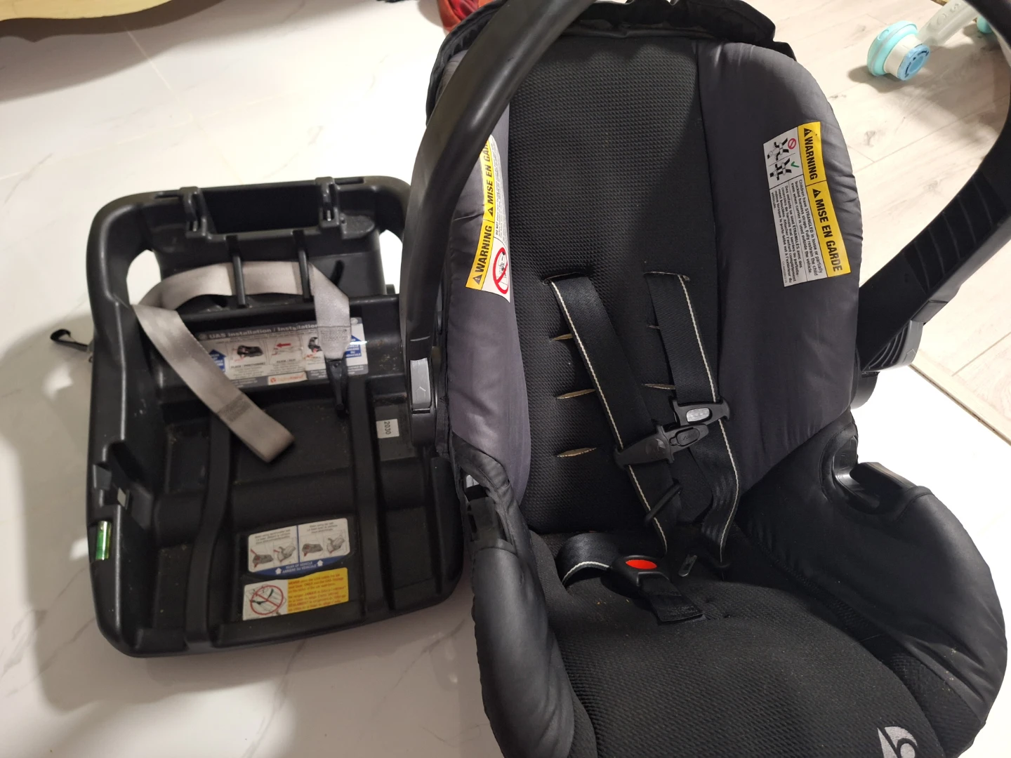 Baby Trend EZ-Lift Plus Infant Car Seat and Base - photo 2