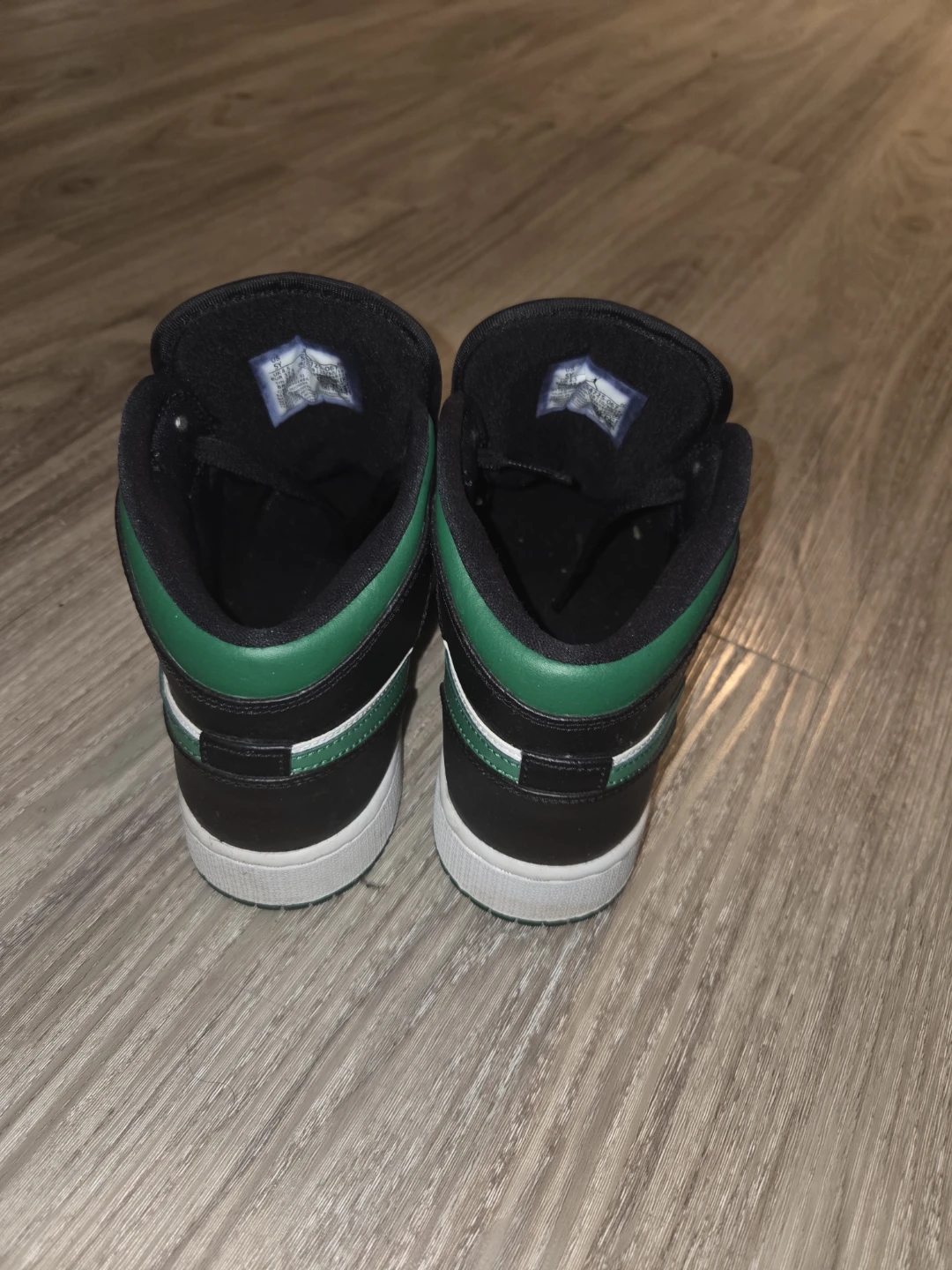 Air Jordan 1 Mid Basketball Shoes Green/Black/White Size 5Y - photo 4