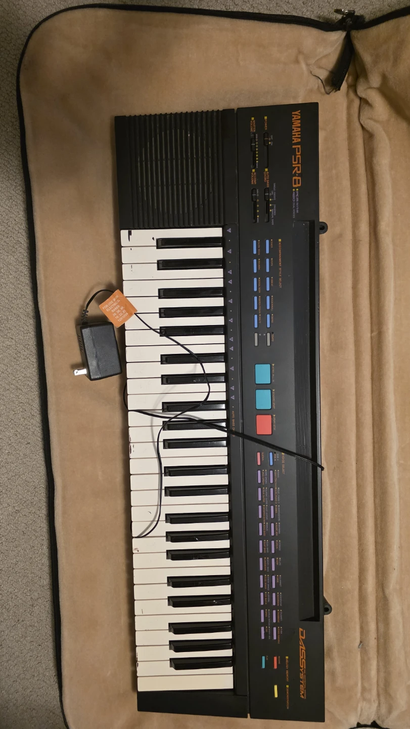 Yamaha PSR-8 Keyboard with Case - photo 2