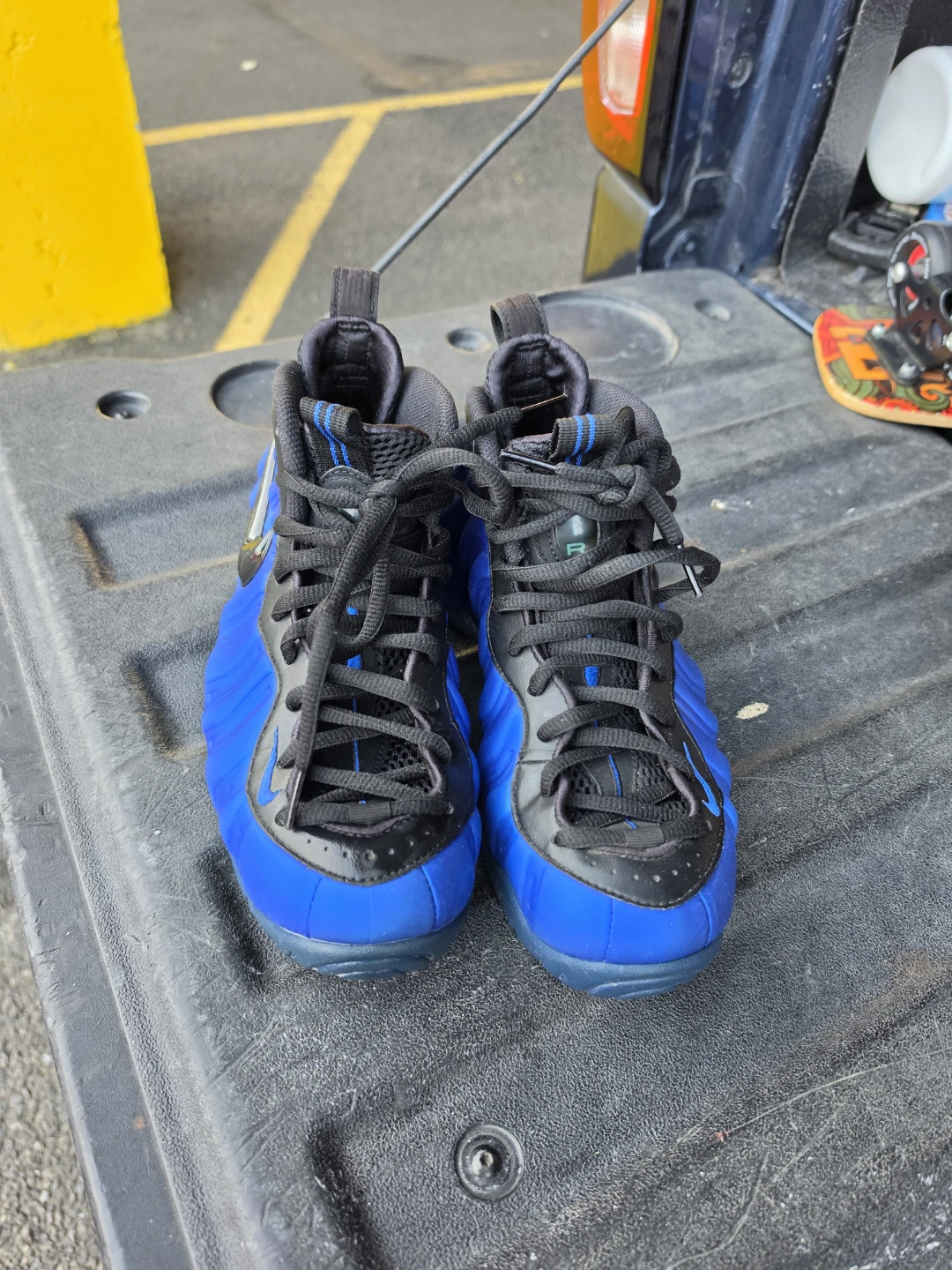 Nike Air Foamposite Blue and Black Sneakers