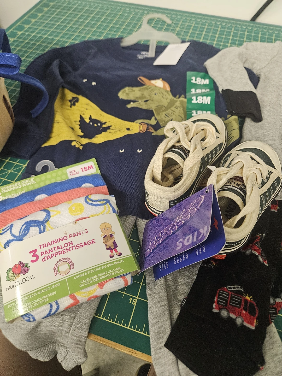 Toddler clothing set and shoes - photo 3