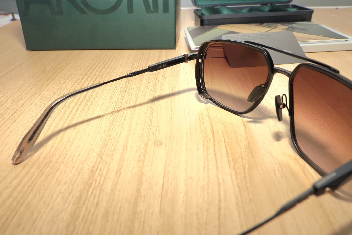 AKONI SUNGLASSES