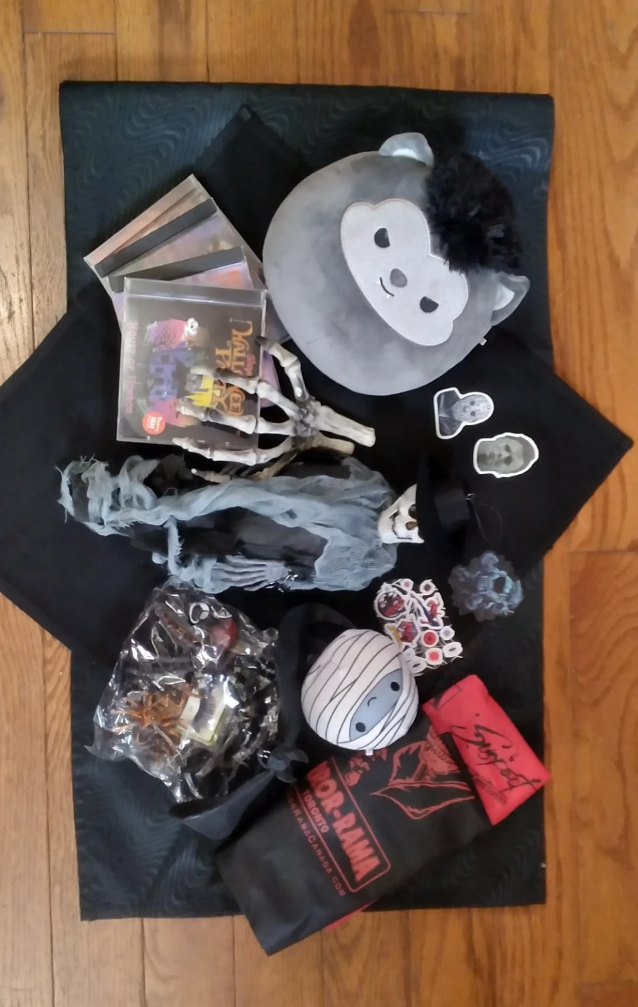 Halloween collectibles spooky season grab bag - photo 2