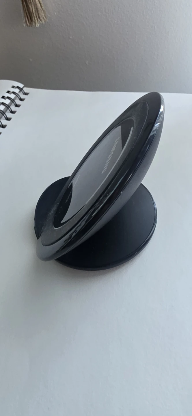 Samsung Fast Charge Wireless Charger Stand - photo 2