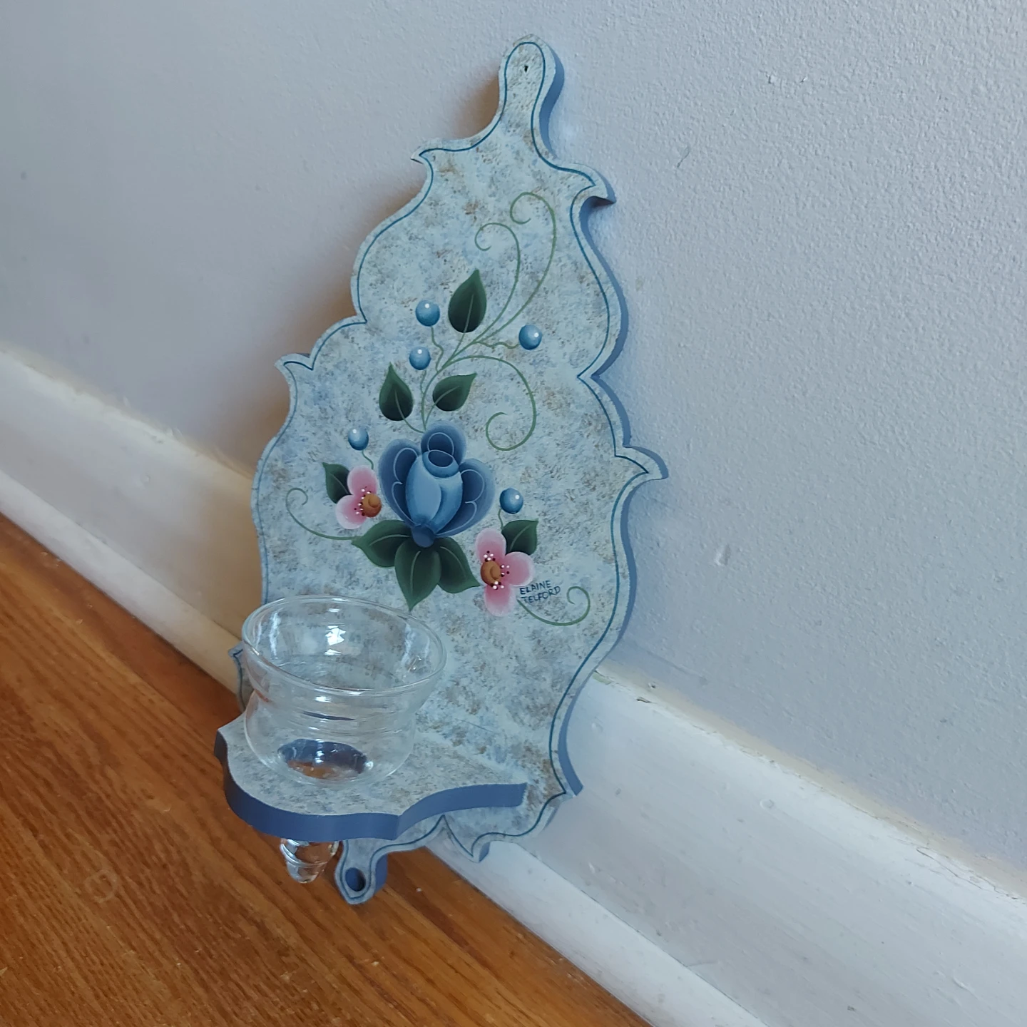 NEW - Elaine Telford Hand-Painted Wall Sconce - photo 3