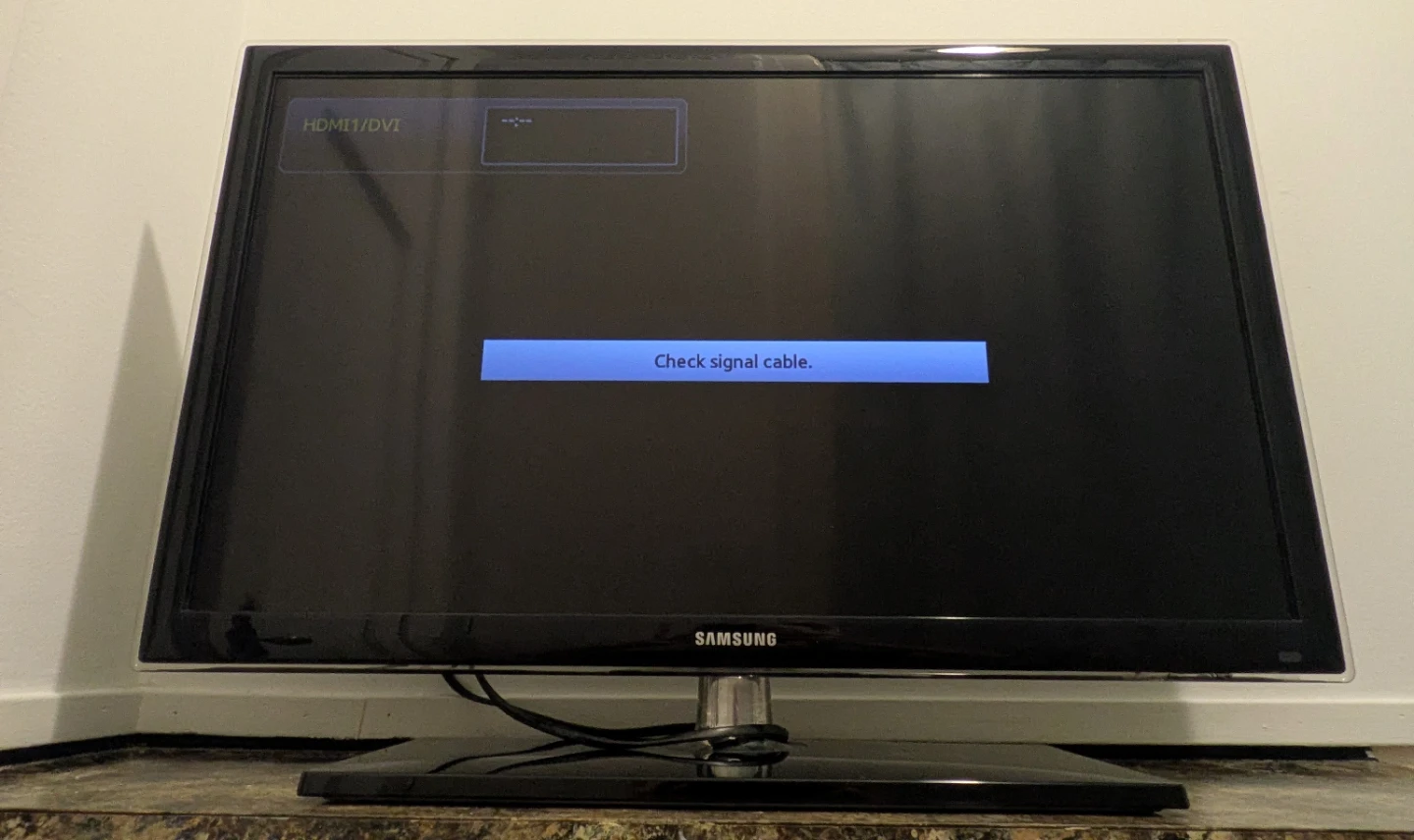 Samsung 32-inch LED TV - photo 2