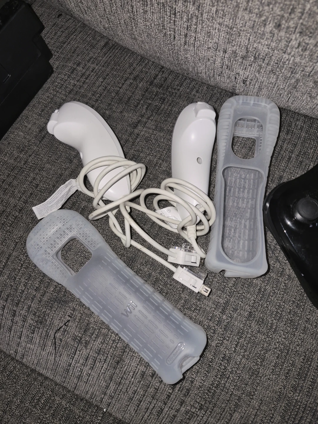 Nintendo Wii U console bundle with accessories and game - photo 2