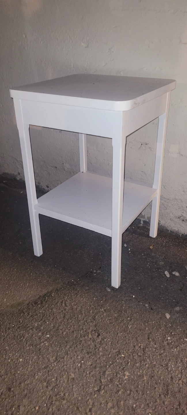 White side table - photo 3