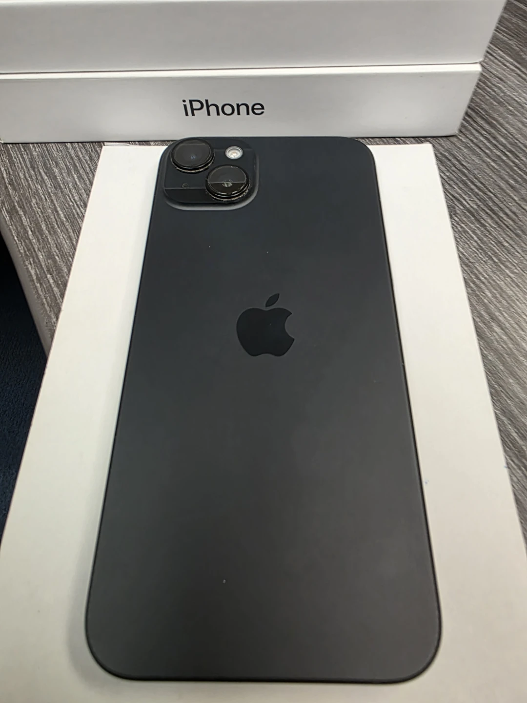 Mint! iPhone 15 Plus with Screen Protector Set - photo 2