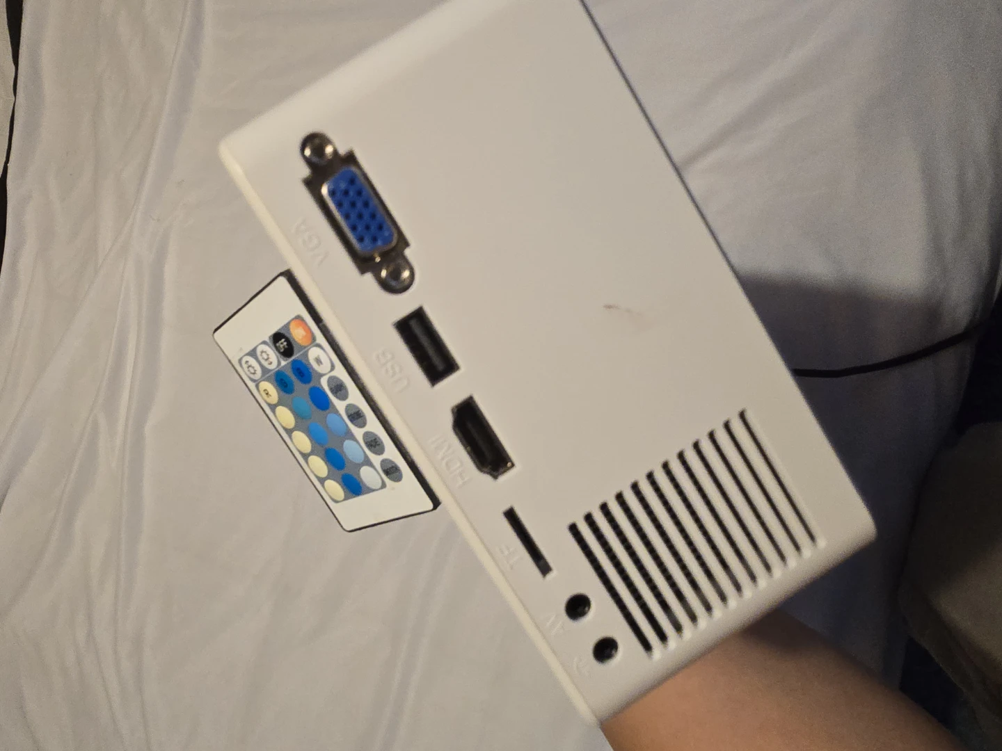 KEEPWISE MV-05 Portable Projector - photo 2